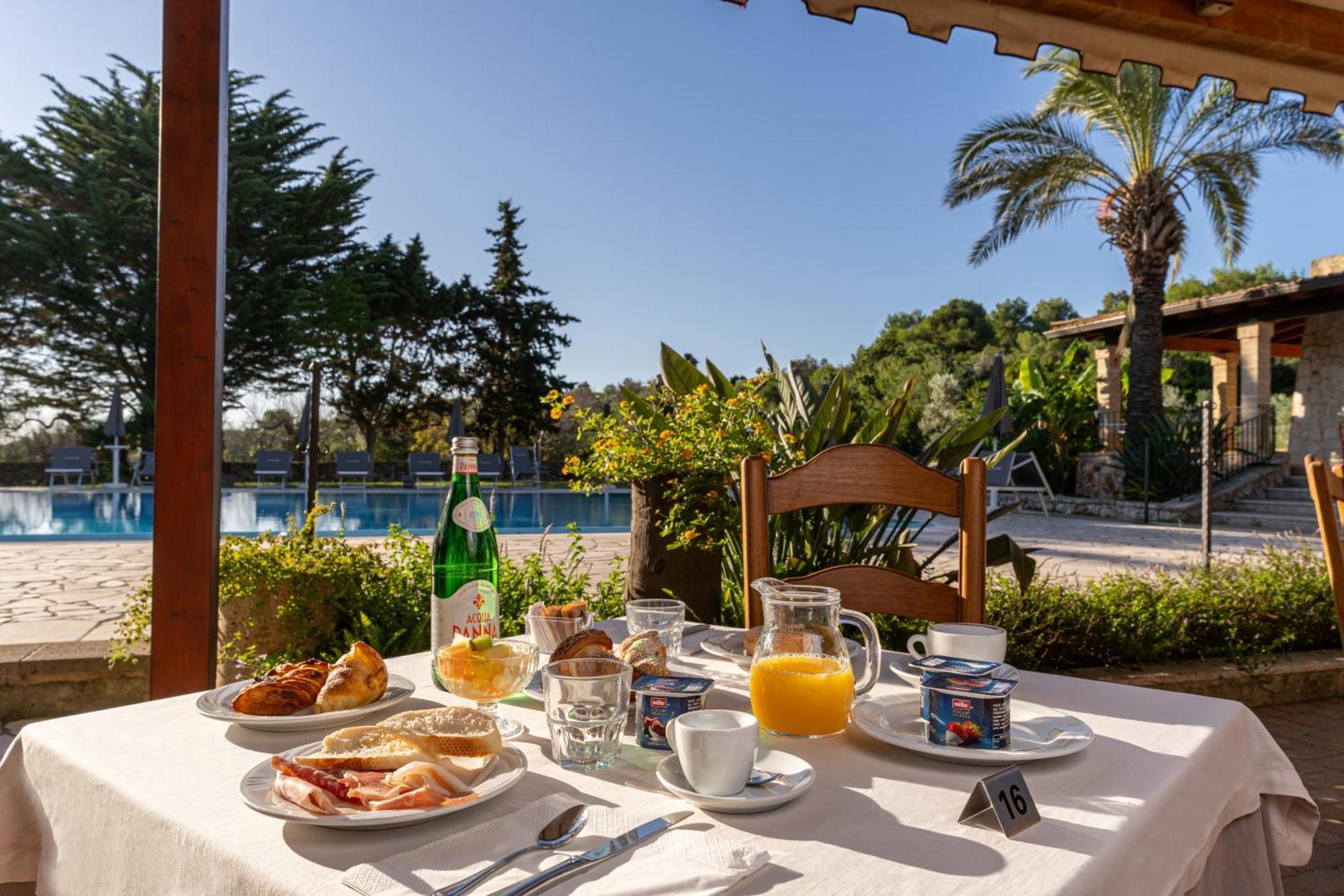 Hotel Masseria Le Pajare Презичче Экстерьер фото